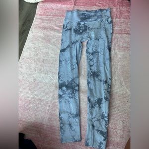 Blue patterned leggings